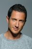 photo Sasha Roiz